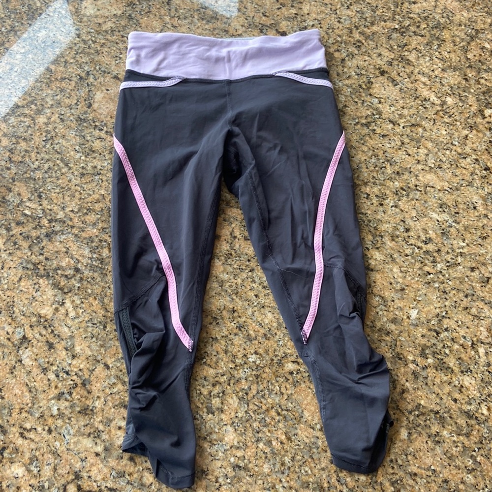 lululemon pink and gray cropped leggings
